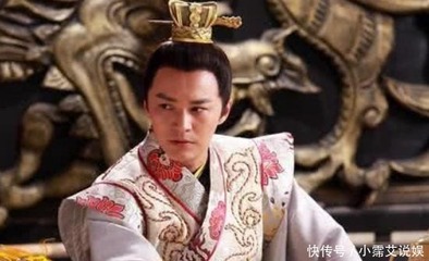 王爷殴打小官,皇帝问:打你几下?小官:8下!皇帝:官升8级(2)
